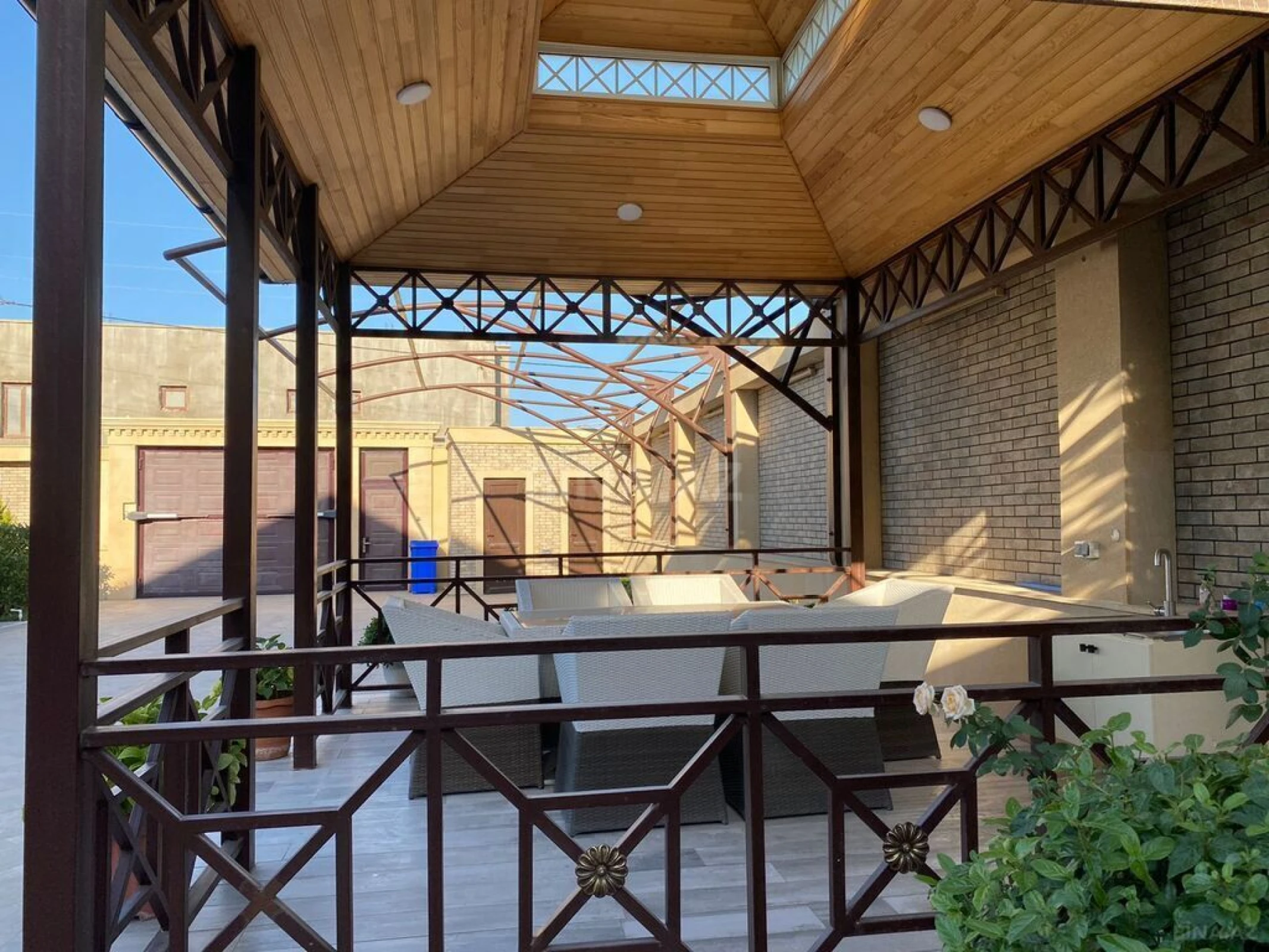 Kirayə verilir 5 otaqlı həyət evi 340 m²