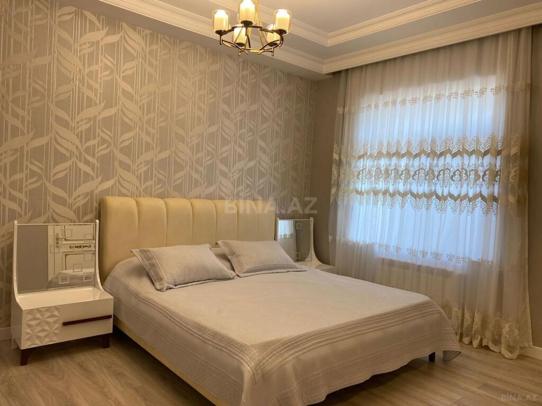 Kirayə verilir 5 otaqlı həyət evi 340 m²