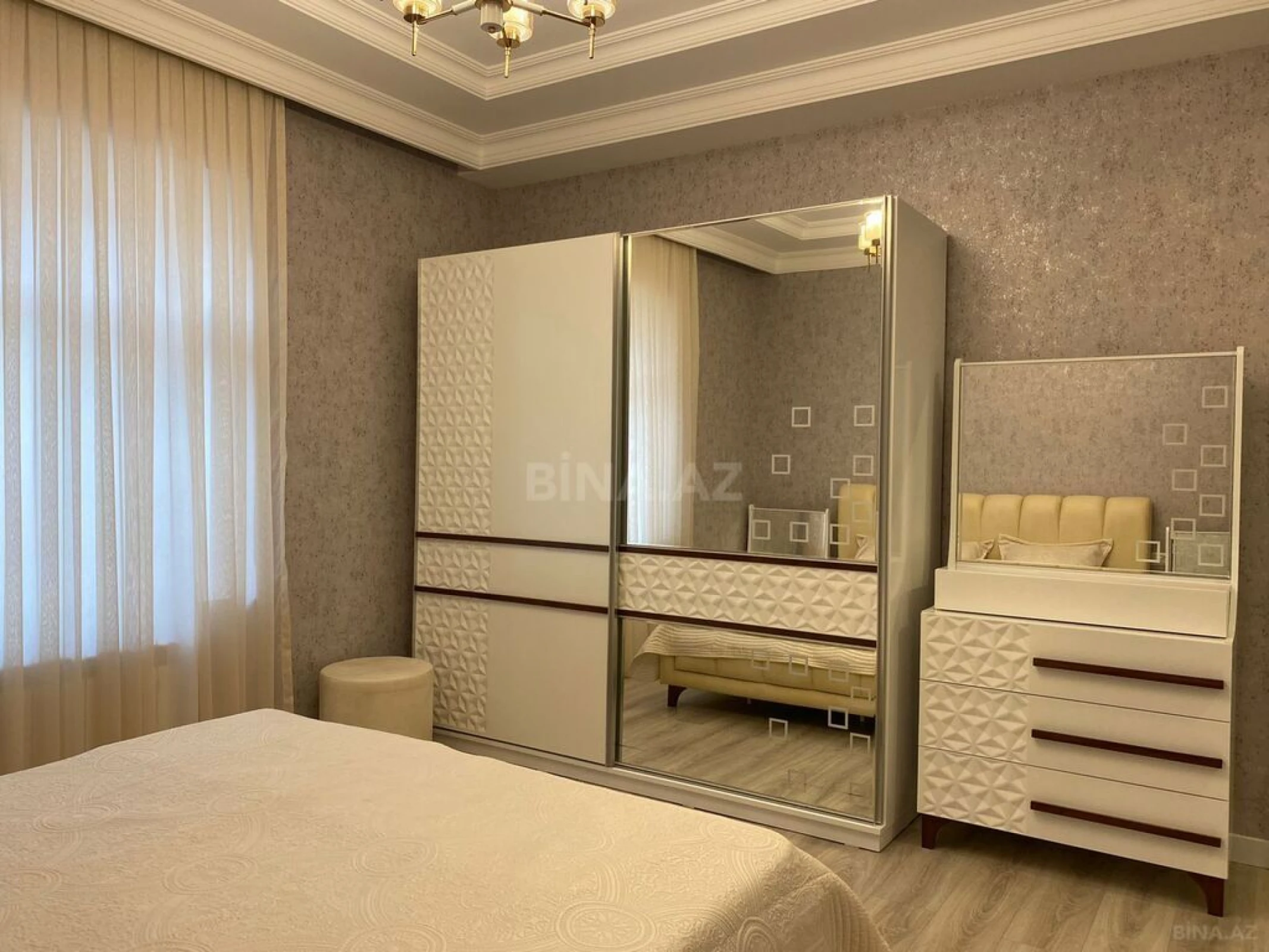 Kirayə verilir 5 otaqlı həyət evi 340 m²