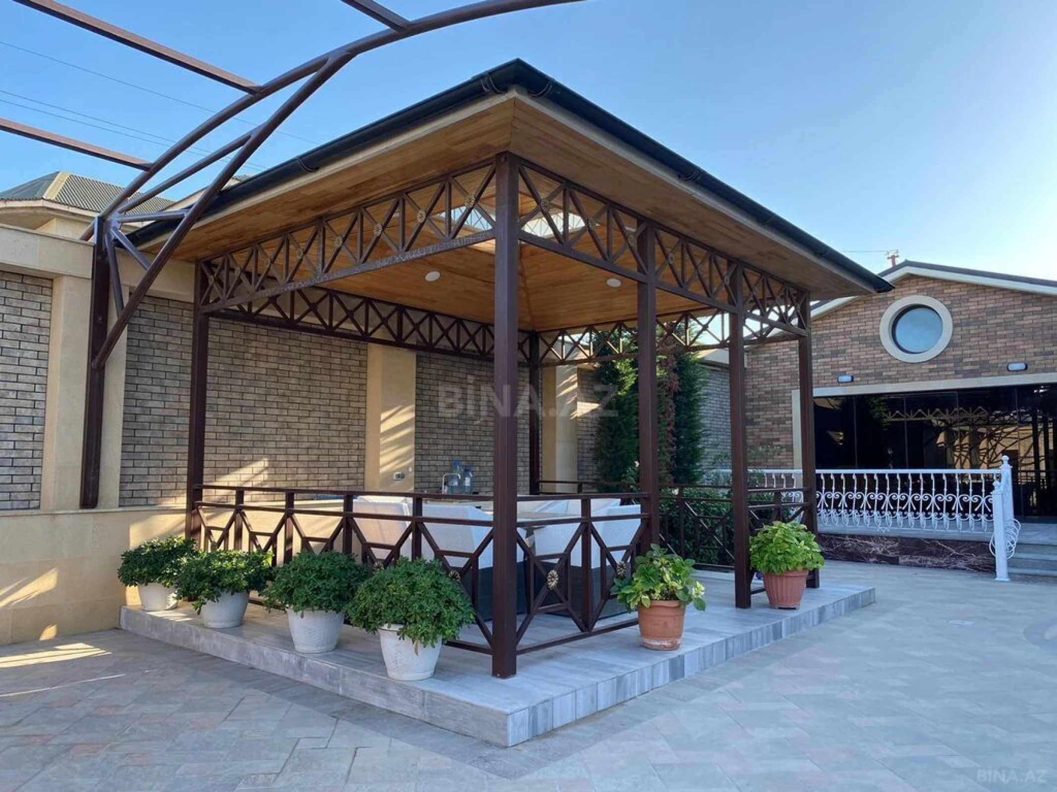 Kirayə verilir 5 otaqlı həyət evi 340 m²