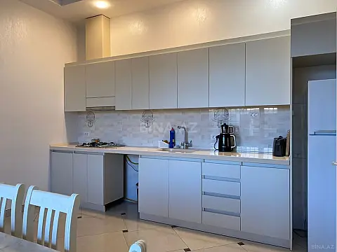 Kirayə verilir 5 otaqlı həyət evi 340 m²