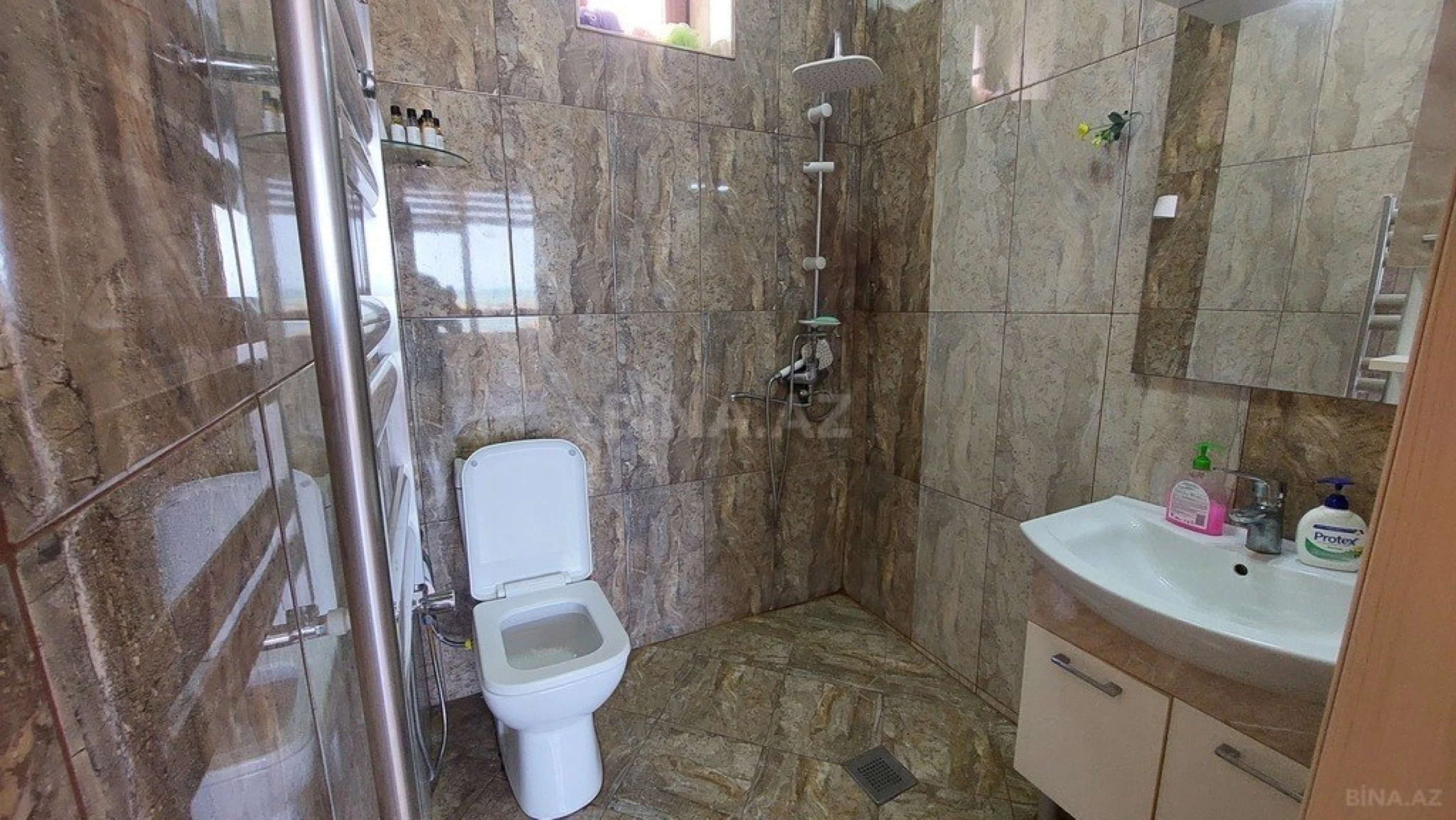 Kirayə verilir 4 otaqlı həyət evi 250 m²