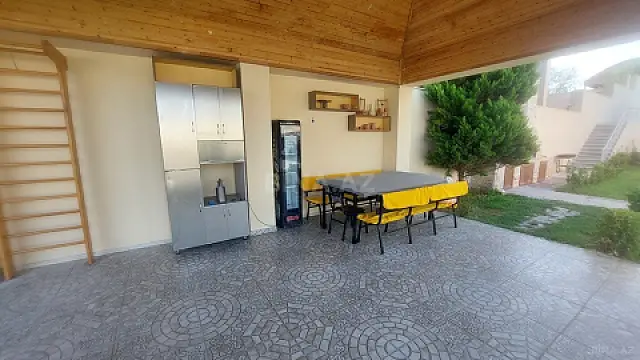 Kirayə verilir 4 otaqlı həyət evi 250 m²