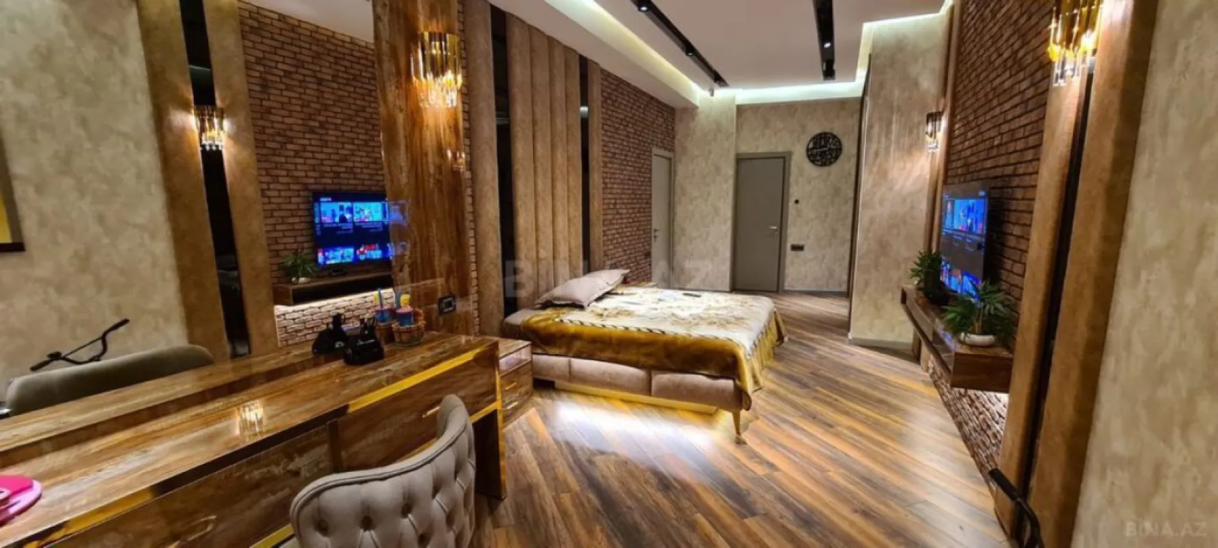 Satılır 5 otaqlı mənzil 246 m²