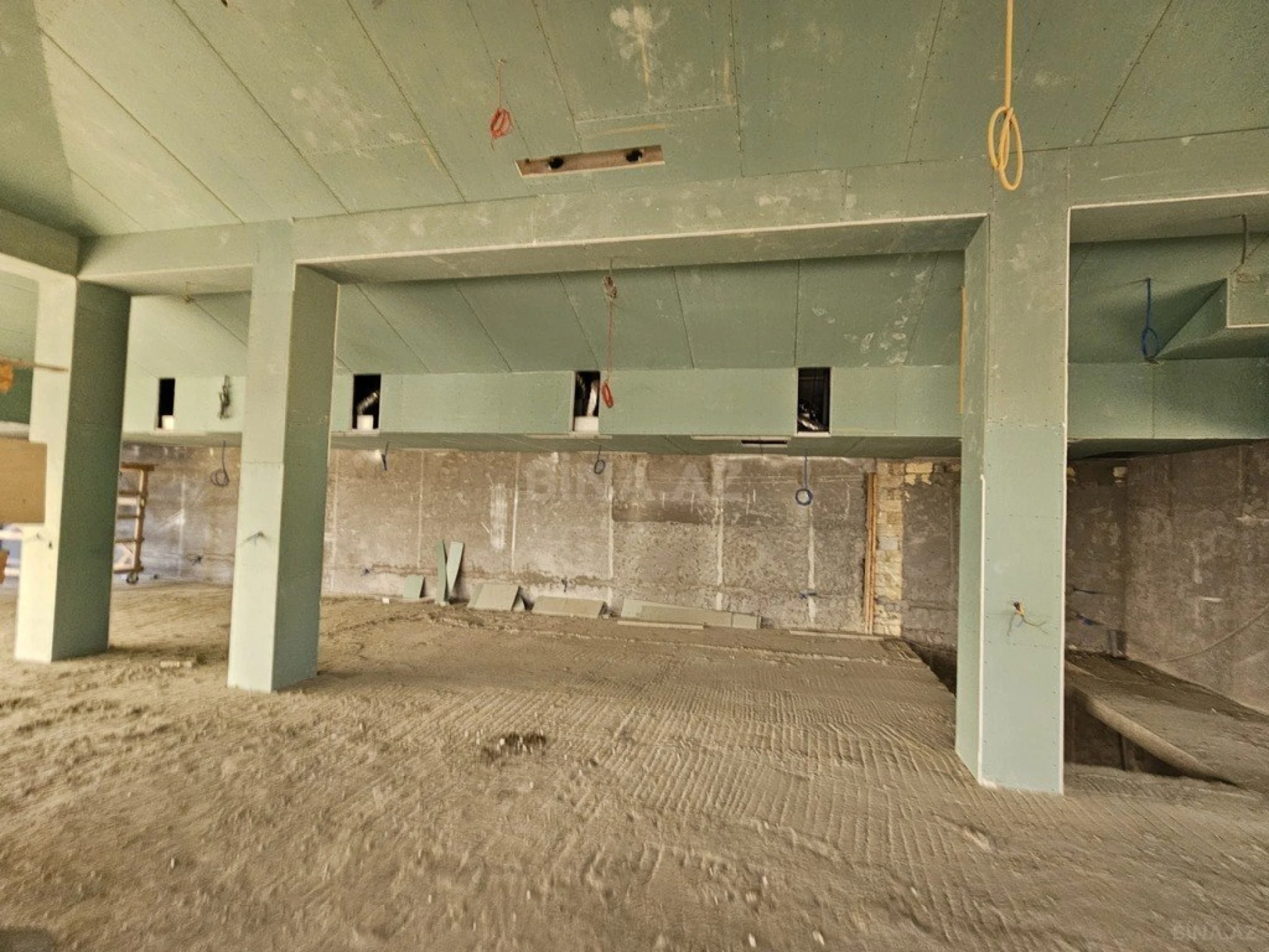 Satılır obyekt 1500 m²