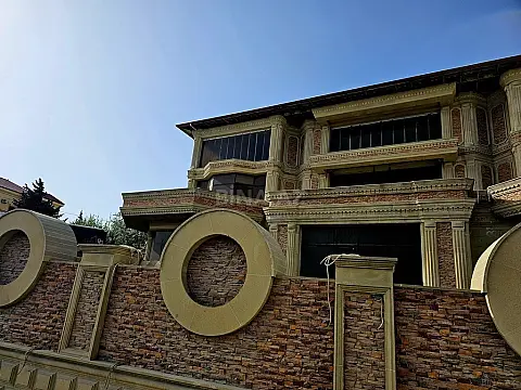 Satılır obyekt 1500 m²