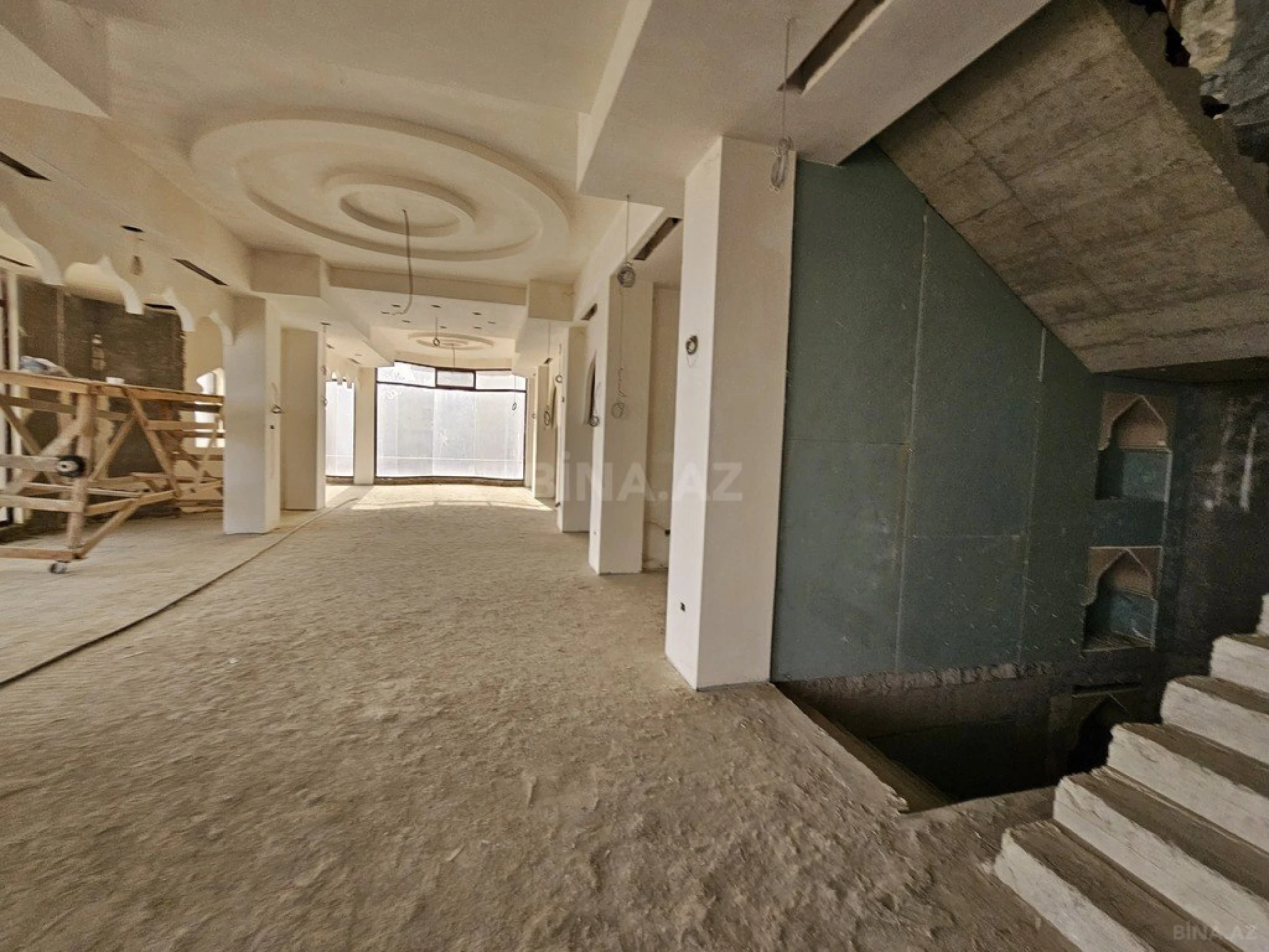 Satılır obyekt 1500 m²