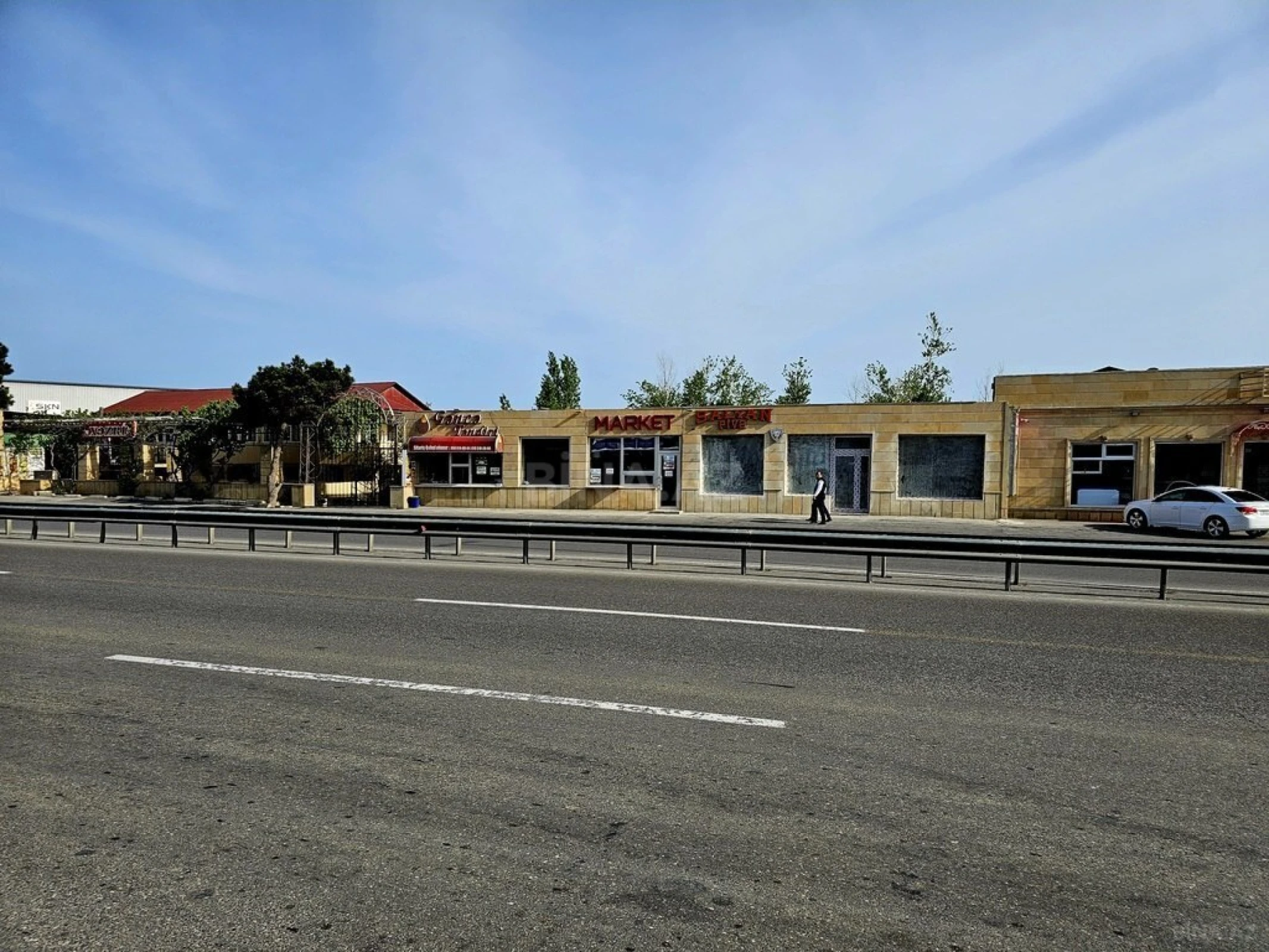 Satılır obyekt 1500 m²