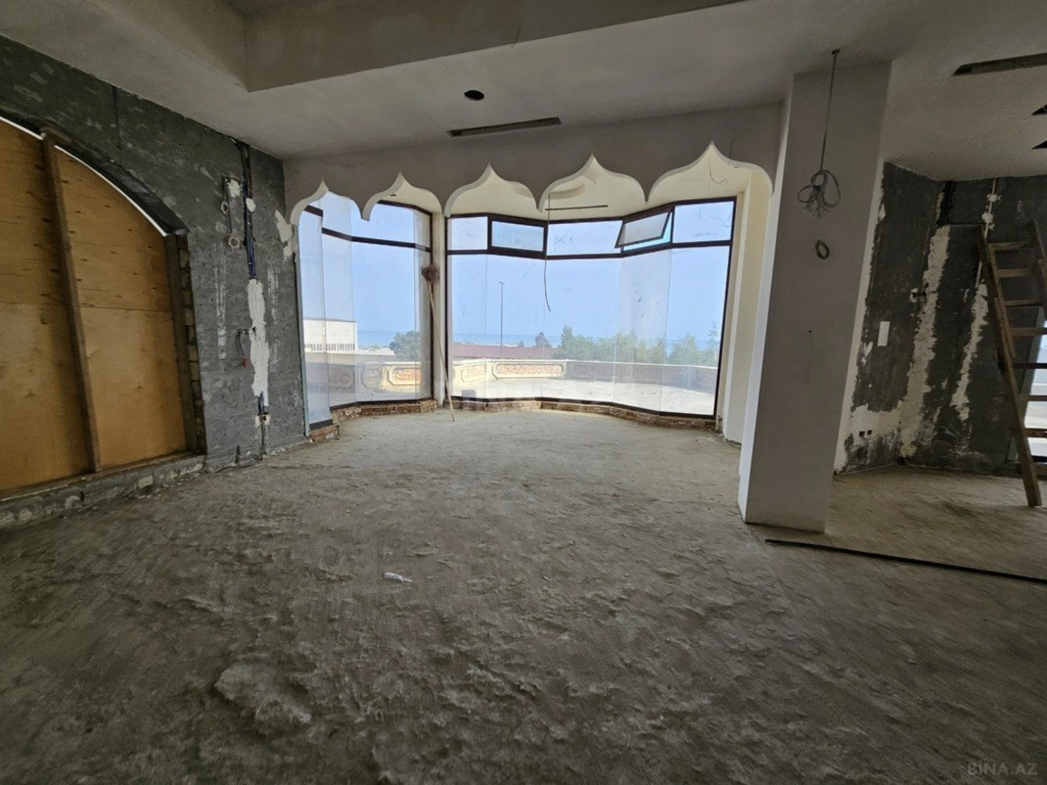 Satılır obyekt 1500 m²