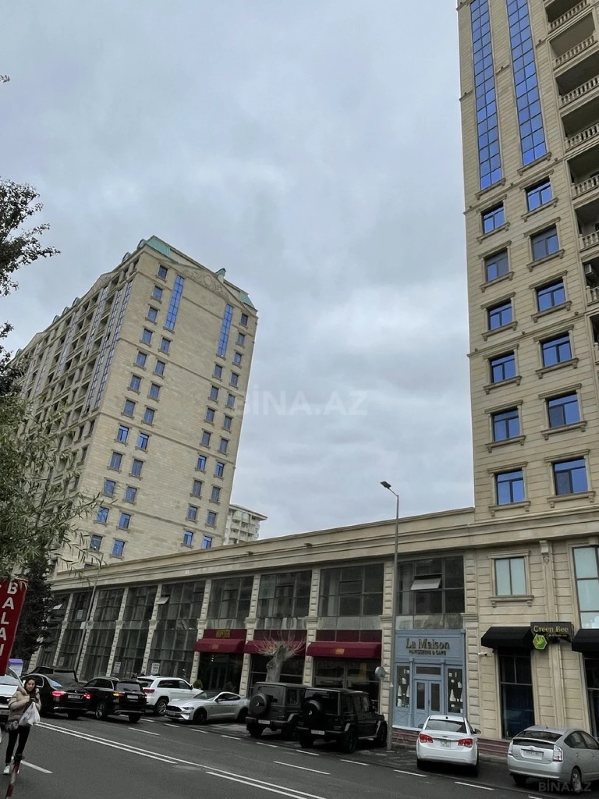 Satılır 4 otaqlı mənzil 231.41 m²