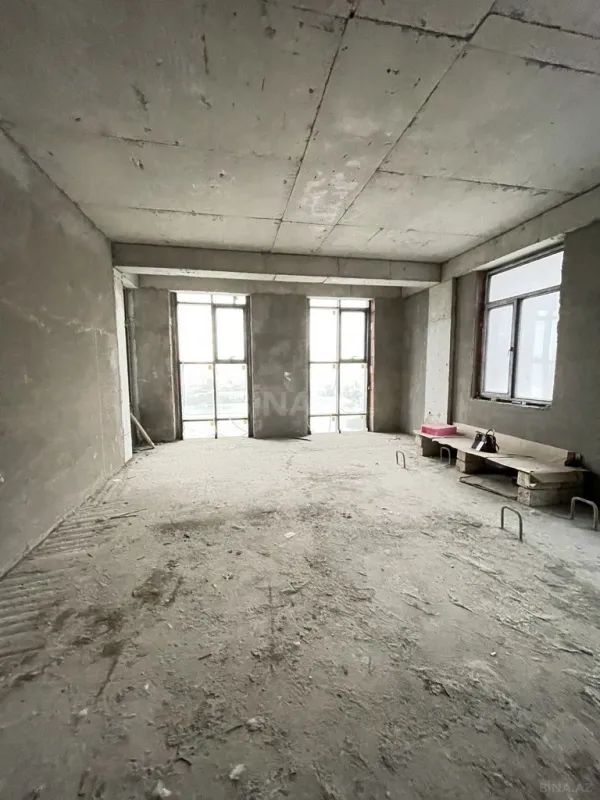 Satılır 4 otaqlı mənzil 231.41 m²