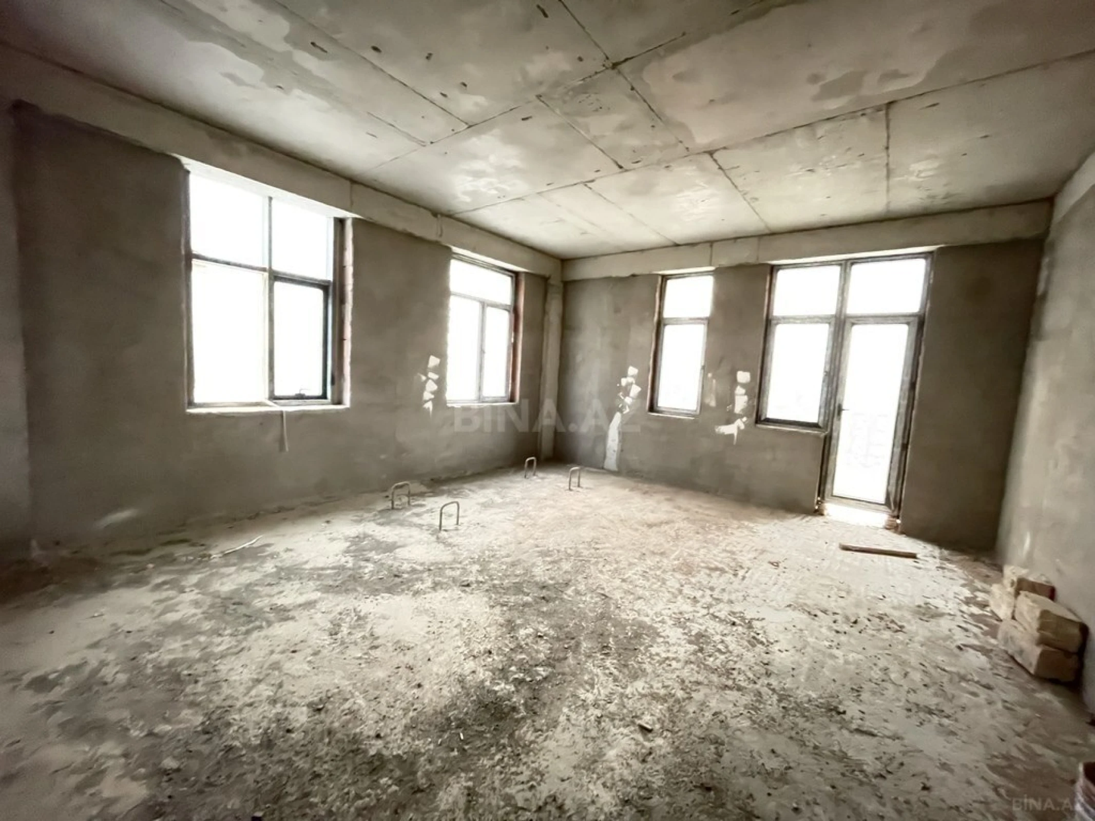 Satılır 4 otaqlı mənzil 231.41 m²