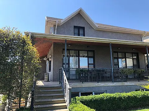 Kirayə verilir 6 otaqlı həyət evi 300 m²