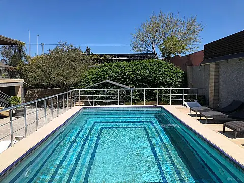 Kirayə verilir 6 otaqlı həyət evi 300 m²