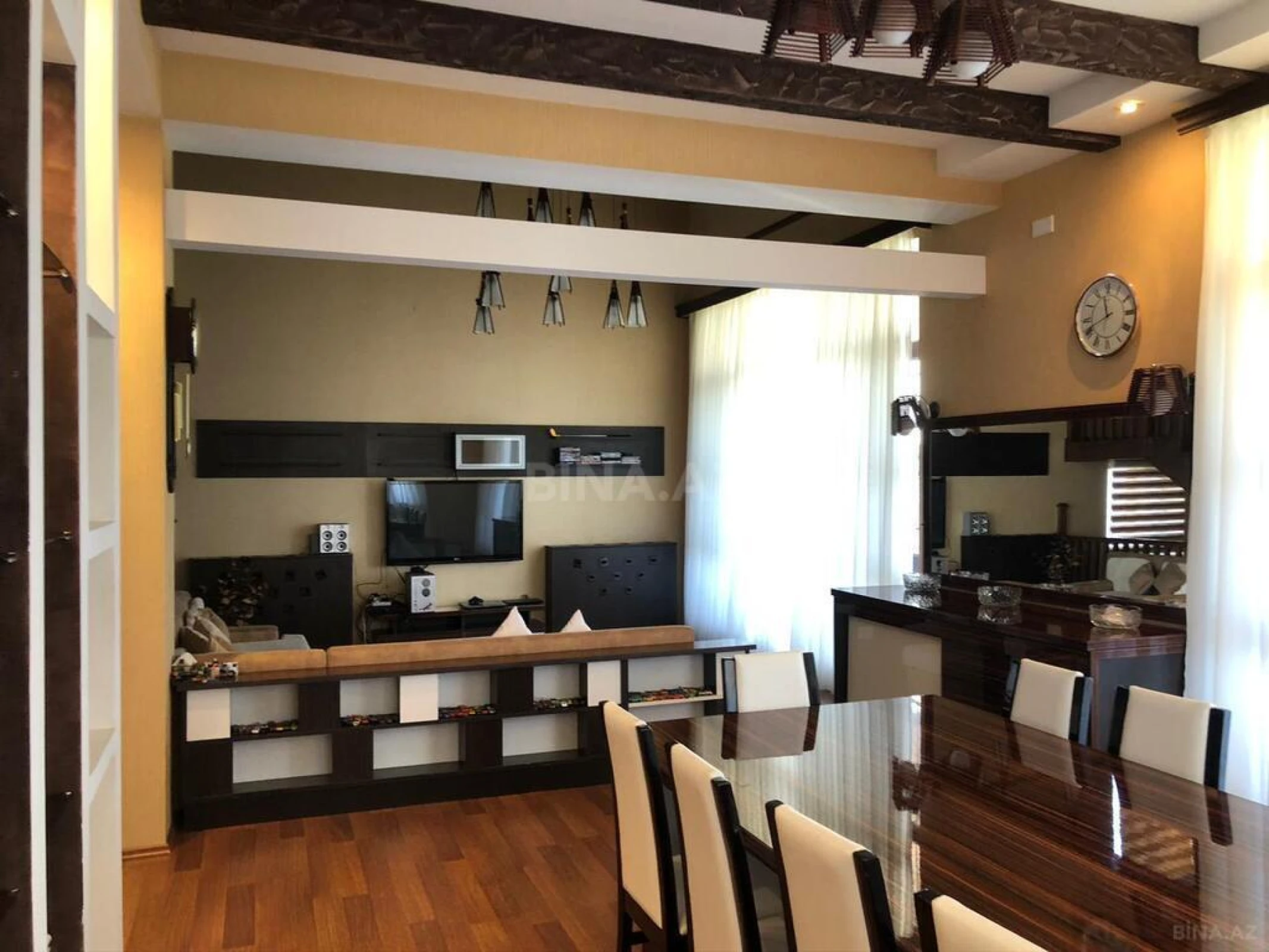 Kirayə verilir 6 otaqlı həyət evi 300 m²