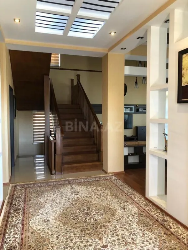 Kirayə verilir 6 otaqlı həyət evi 300 m²