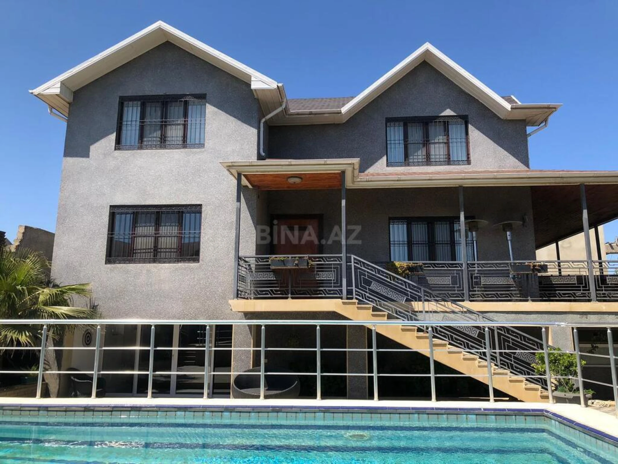 Kirayə verilir 6 otaqlı həyət evi 300 m²