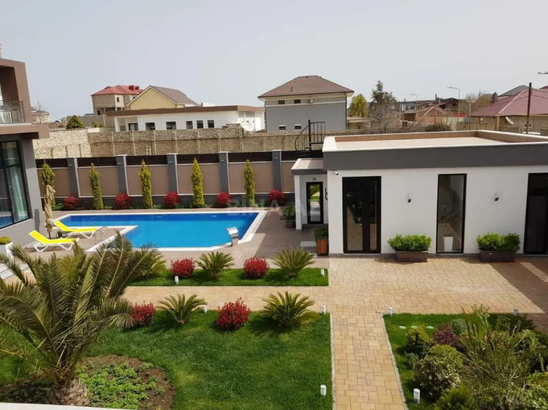Kirayə verilir 6 otaqlı həyət evi 540 m²