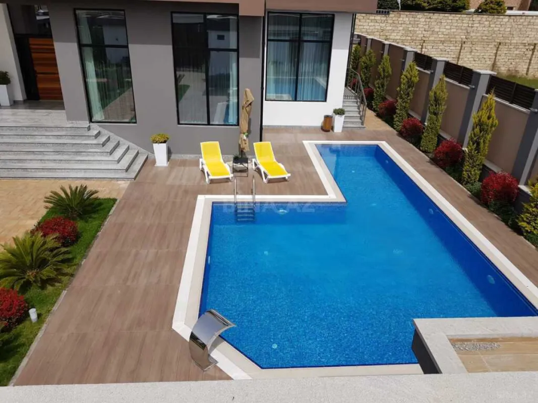 Kirayə verilir 6 otaqlı həyət evi 540 m²