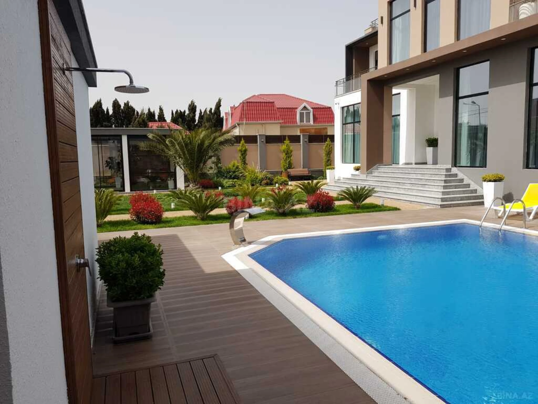 Kirayə verilir 6 otaqlı həyət evi 540 m²