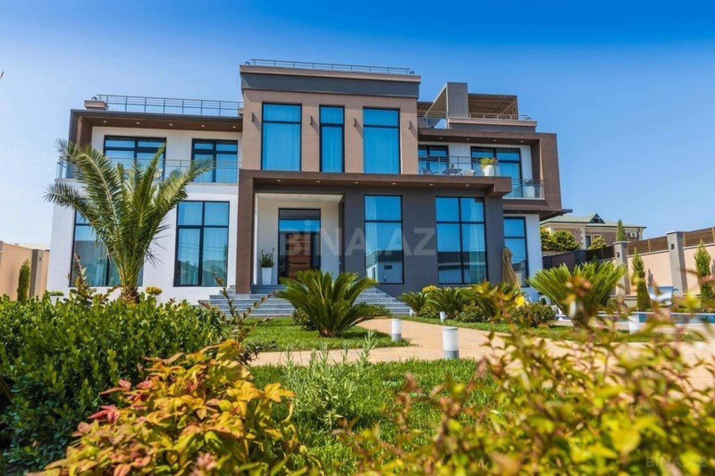 Kirayə verilir 6 otaqlı həyət evi 540 m²