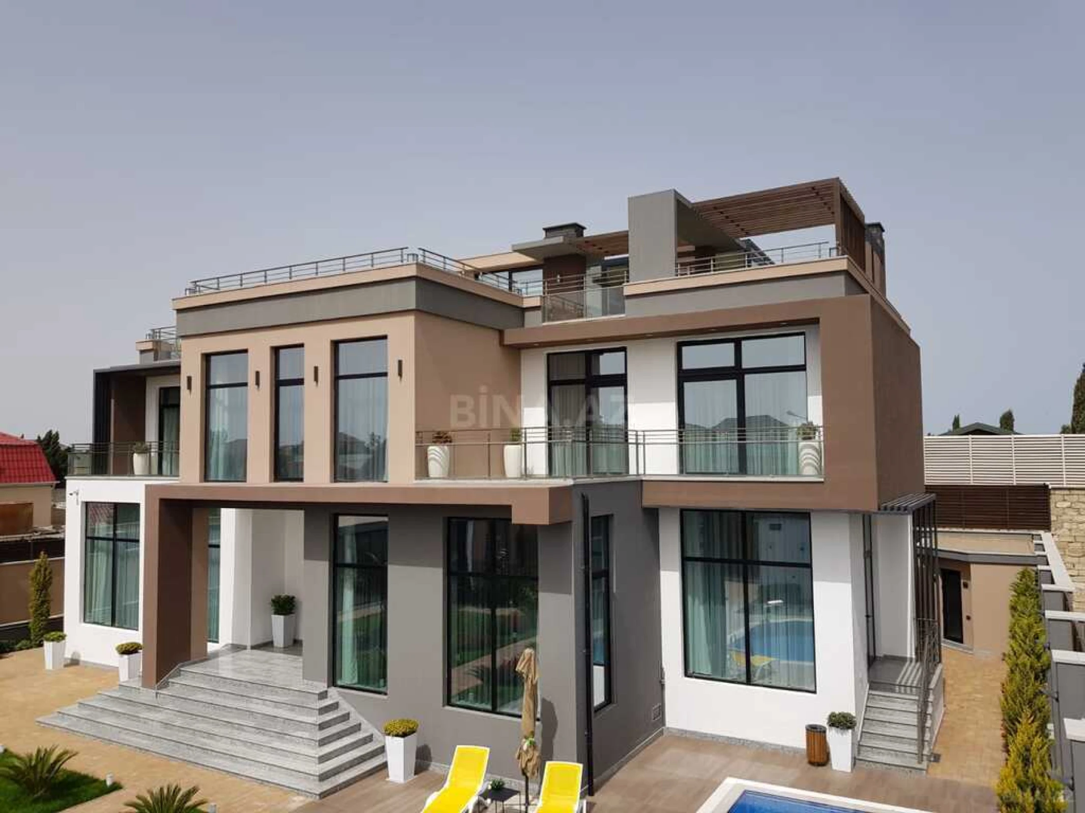 Kirayə verilir 6 otaqlı həyət evi 540 m²