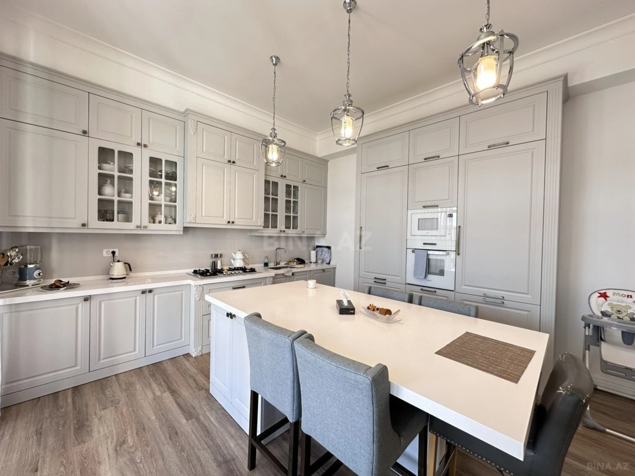 Kirayə verilir 6 otaqlı həyət evi 540 m²