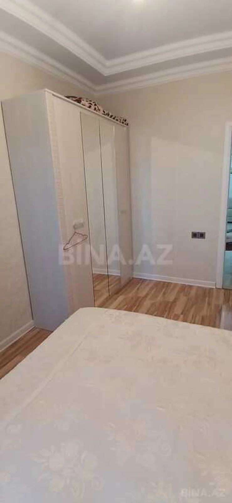 Satılır 3 otaqlı mənzil 125 m²