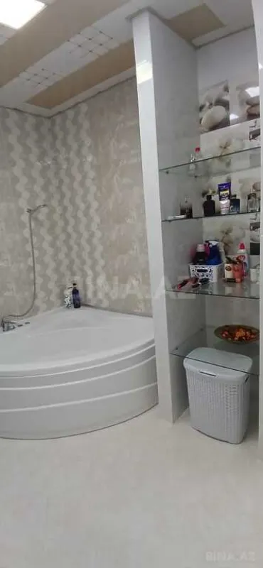Satılır 3 otaqlı mənzil 125 m²