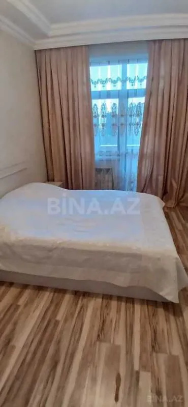 Satılır 3 otaqlı mənzil 125 m²