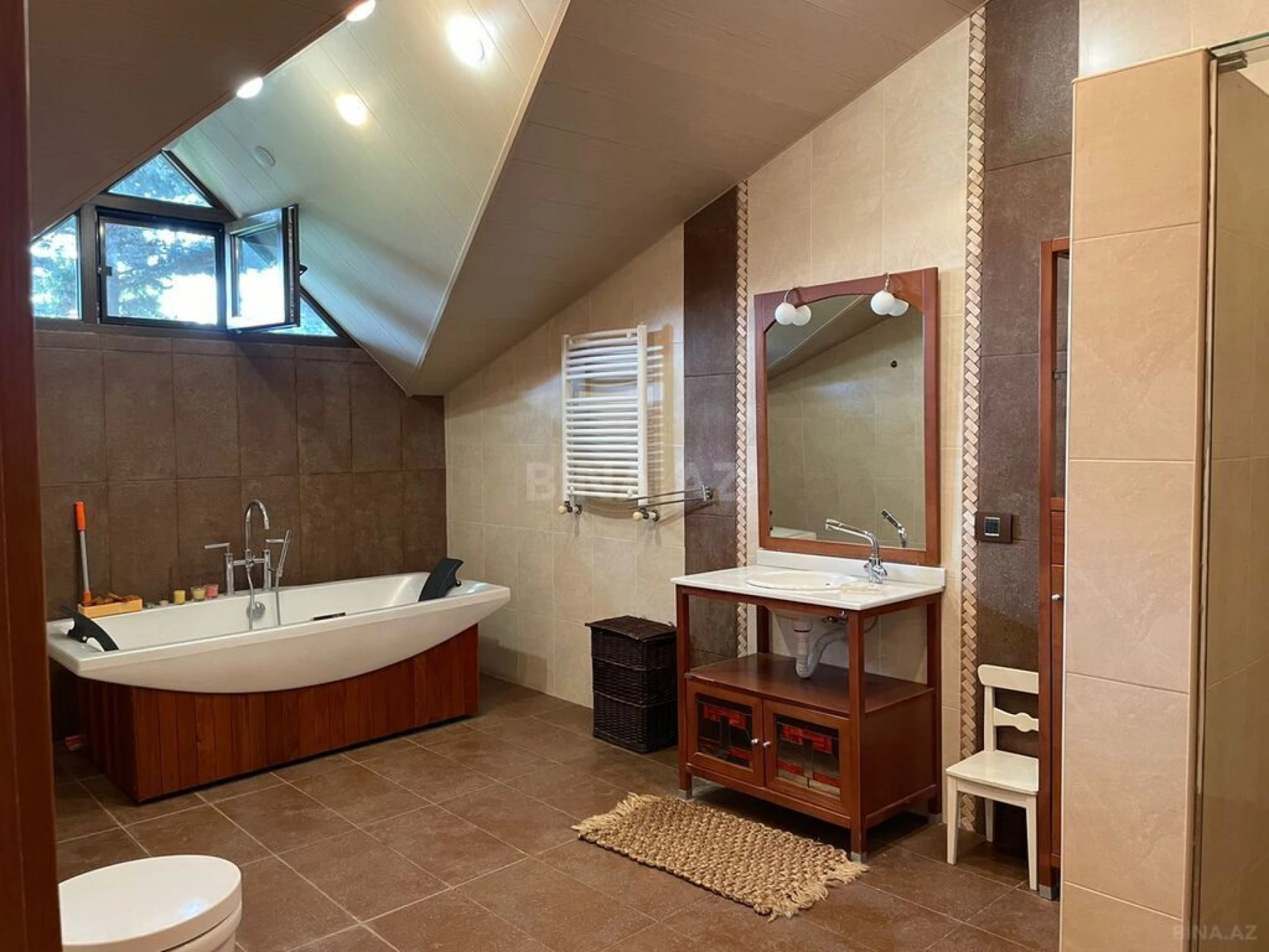 Kirayə verilir 6 otaqlı həyət evi 500 m²