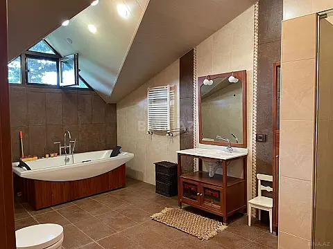 Kirayə verilir 6 otaqlı həyət evi 500 m²