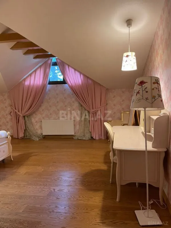 Kirayə verilir 6 otaqlı həyət evi 500 m²