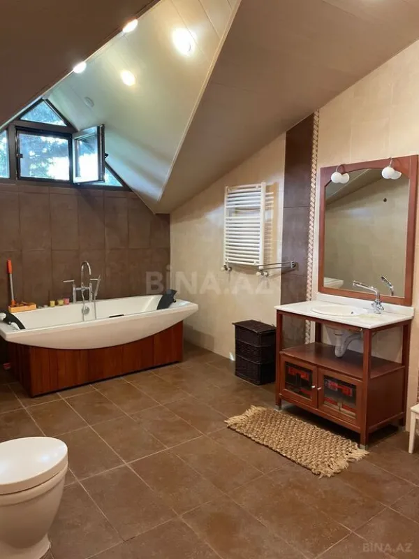 Kirayə verilir 6 otaqlı həyət evi 500 m²