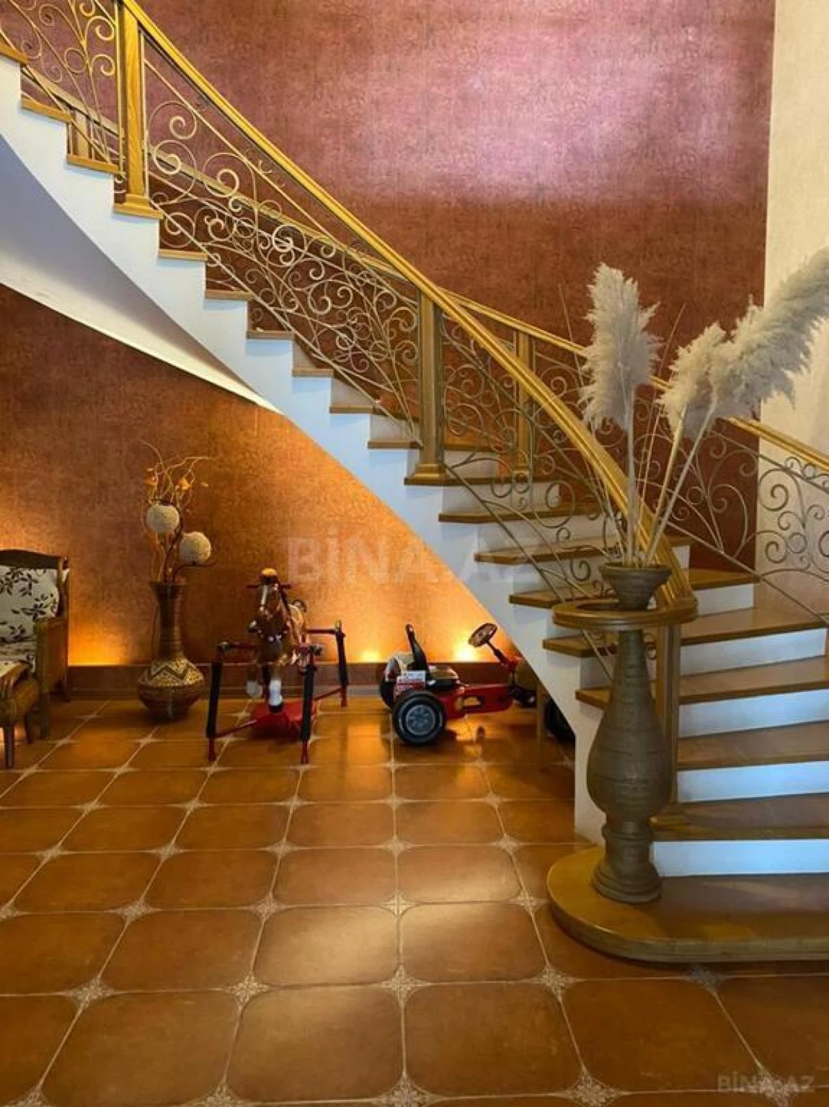 Kirayə verilir 6 otaqlı həyət evi 500 m²