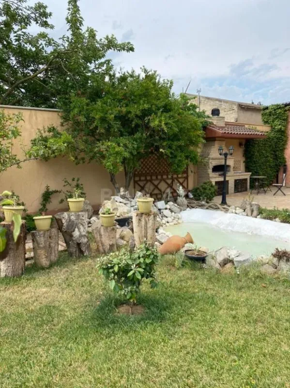 Kirayə verilir 6 otaqlı həyət evi 500 m²