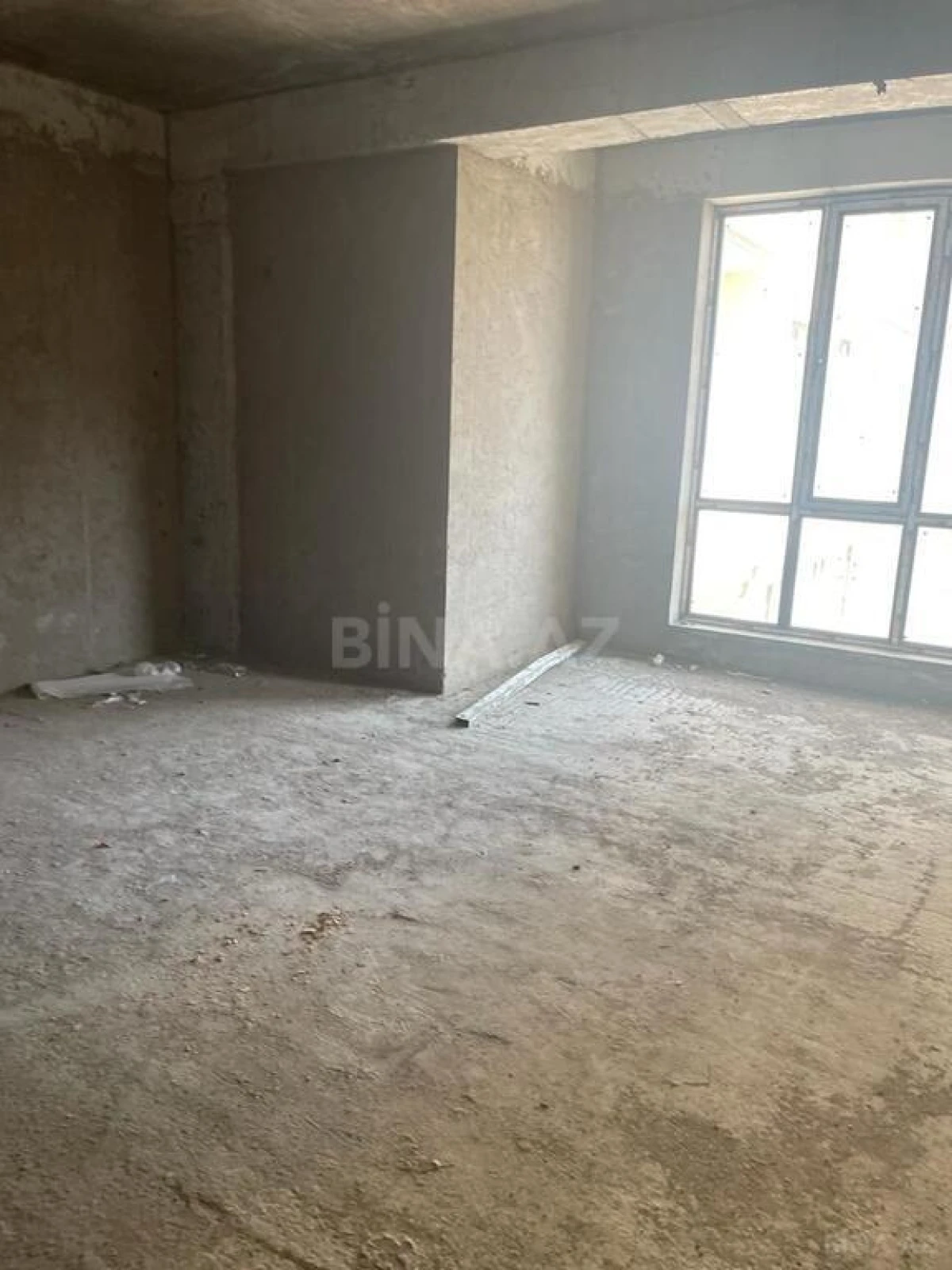Satılır 4 otaqlı mənzil 210 m²