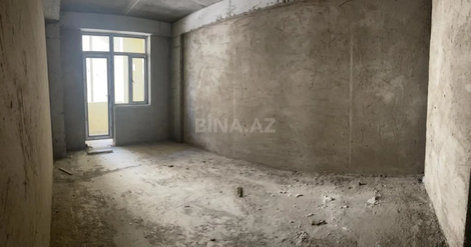 Satılır 4 otaqlı mənzil 210 m²