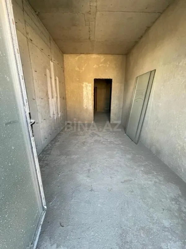 Satılır 4 otaqlı mənzil 210 m²