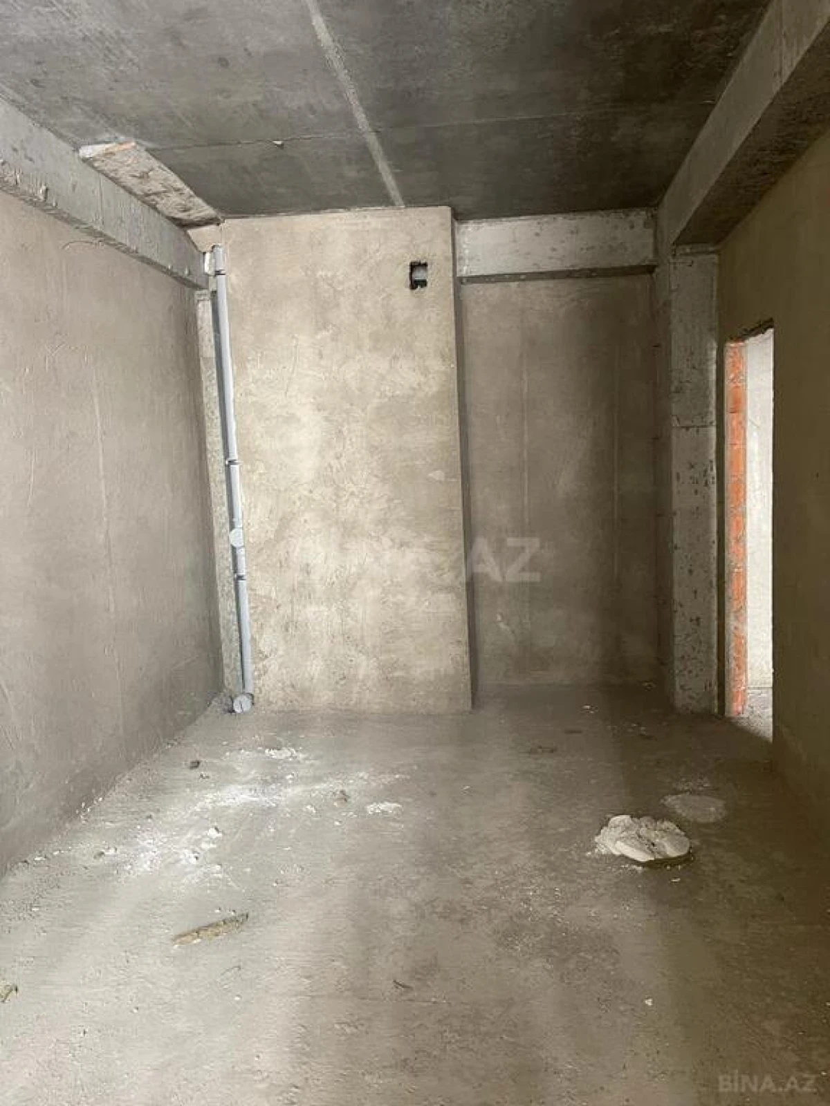 Satılır 4 otaqlı mənzil 210 m²