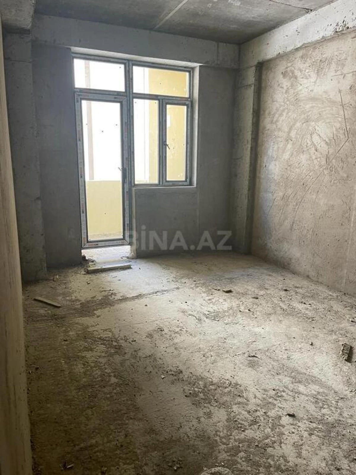 Satılır 4 otaqlı mənzil 210 m²