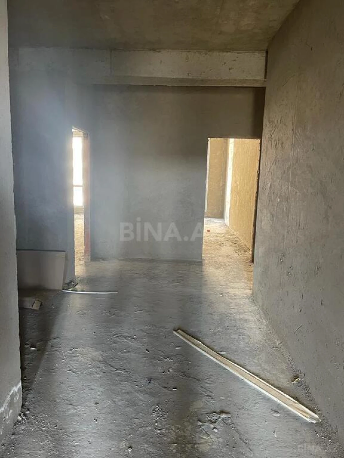 Satılır 4 otaqlı mənzil 210 m²