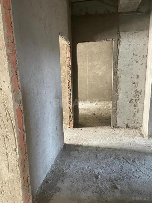 Satılır 4 otaqlı mənzil 210 m²