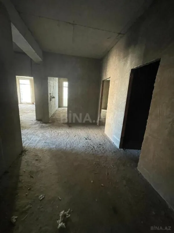 Satılır 4 otaqlı mənzil 210 m²