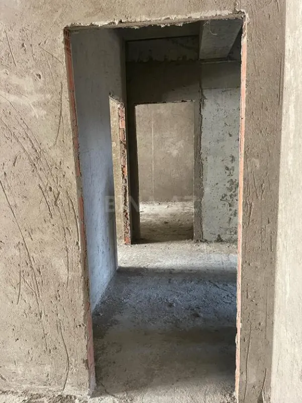Satılır 4 otaqlı mənzil 210 m²