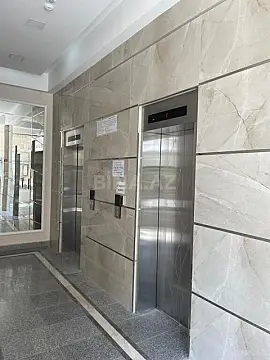 Satılır 4 otaqlı mənzil 210 m²