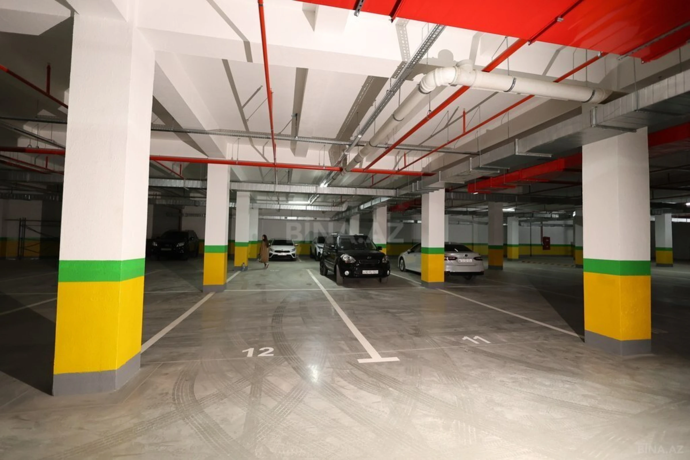 Satılır 5 otaqlı mənzil 267.5 m²