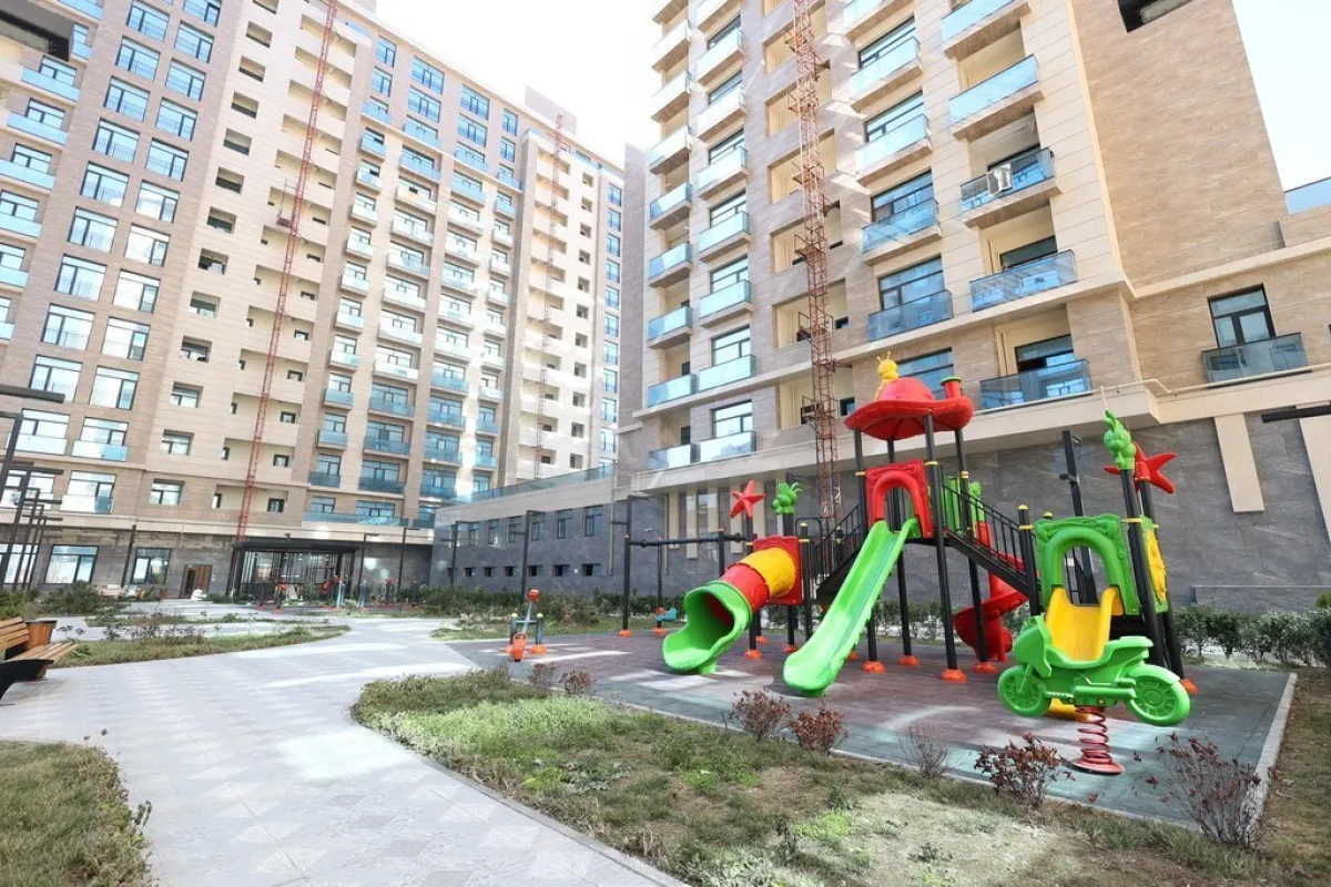 Satılır 5 otaqlı mənzil 267.5 m²