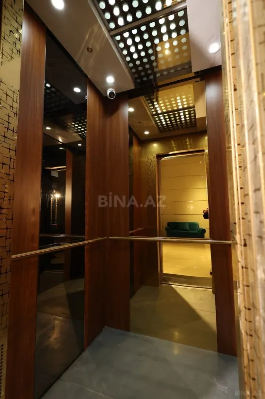 Satılır 5 otaqlı mənzil 267.5 m²