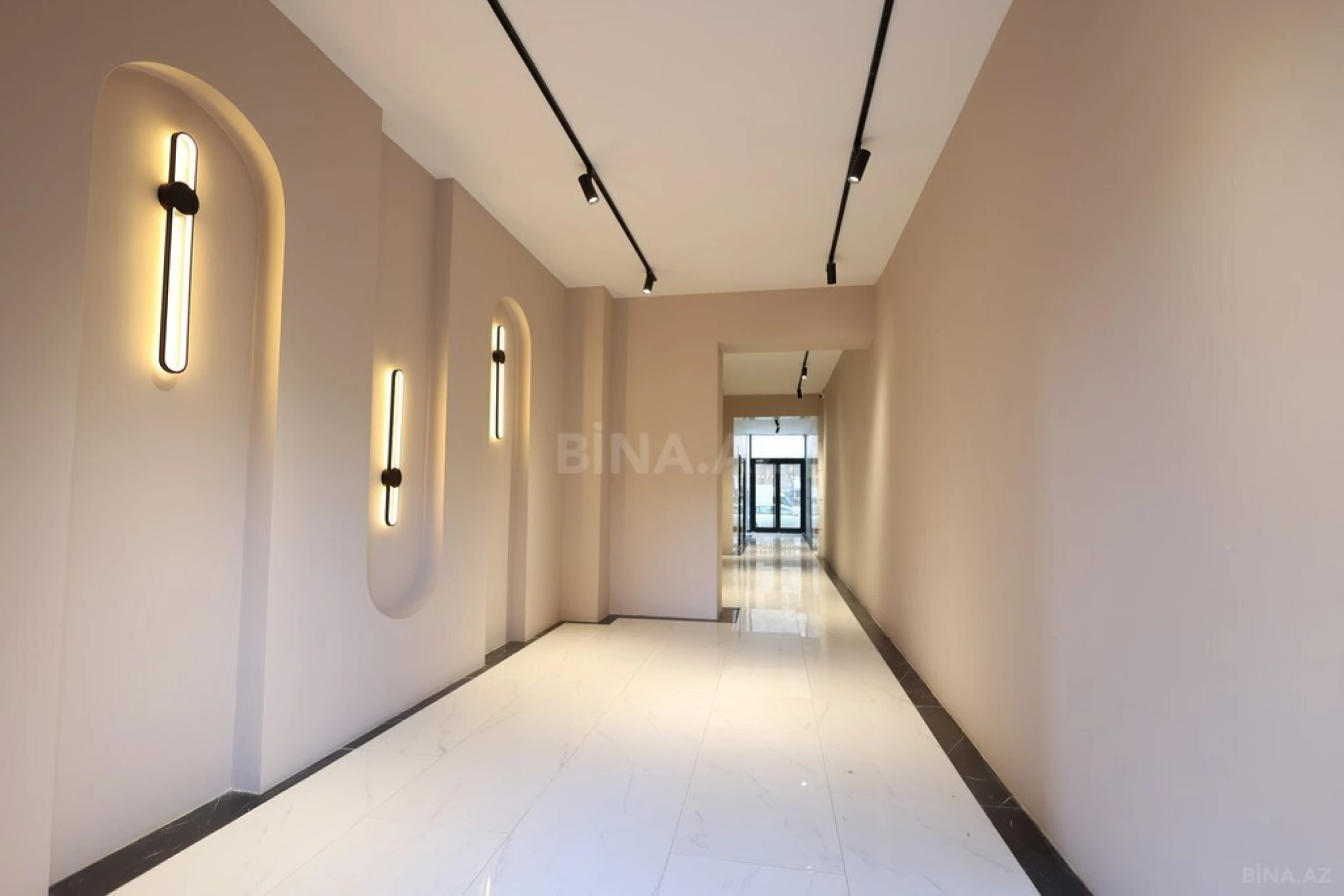 Satılır 5 otaqlı mənzil 267.5 m²